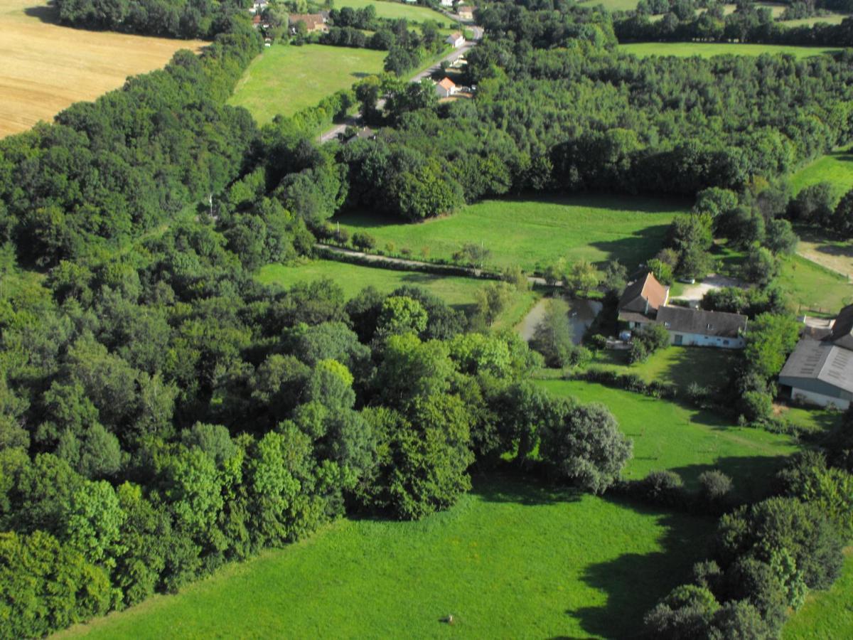 Domaine De Varenne Bed and Breakfast Saint-Amand-en-Puisaye Exterior foto